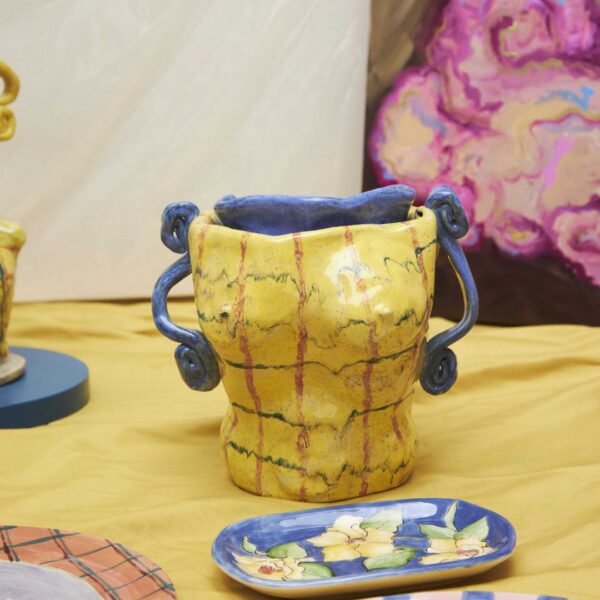Vaso Dilacerai as Túnicas